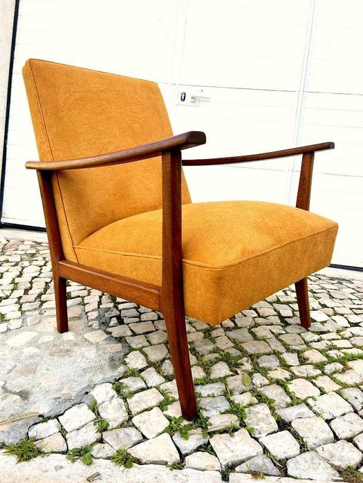 Cadeirão olaio vintage + 64 comp x 77prof x 81alt.