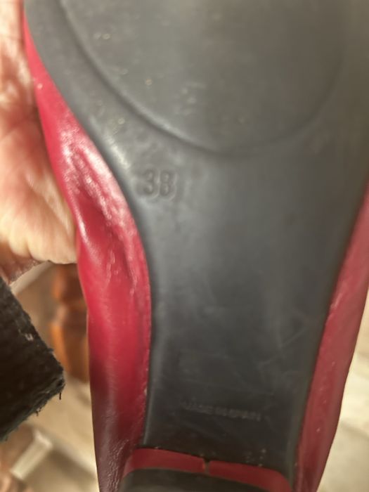 Sabrinas de pele vermelha 38