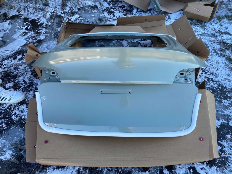 Крышка багажника (Ляда) Tesla Model Y 1493410-EC-A