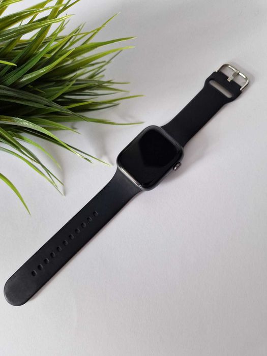 Nowy smartwatch czarny