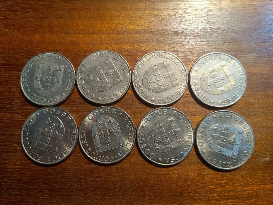 Moedas comemorativas de 25 escudos, 1982 25° Camp. Mundial de Hóquei