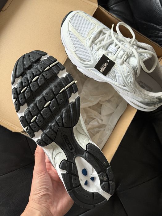 нові кросівки new balance NB сітка