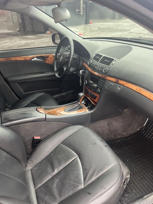 Продам Мерс 211