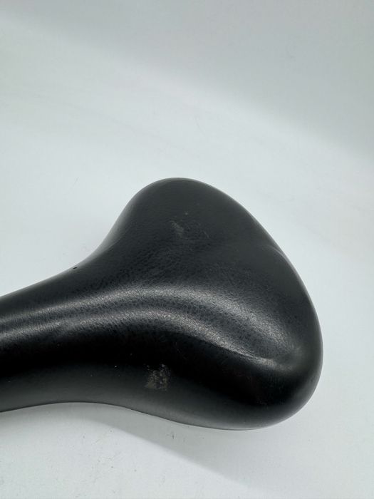 (13) Używane siodełko rowerowe