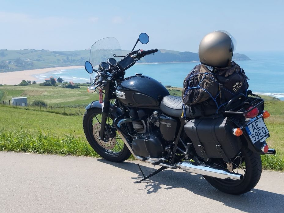 Triumph bonneville T100