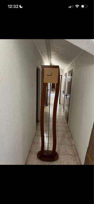 Estante com Relógio