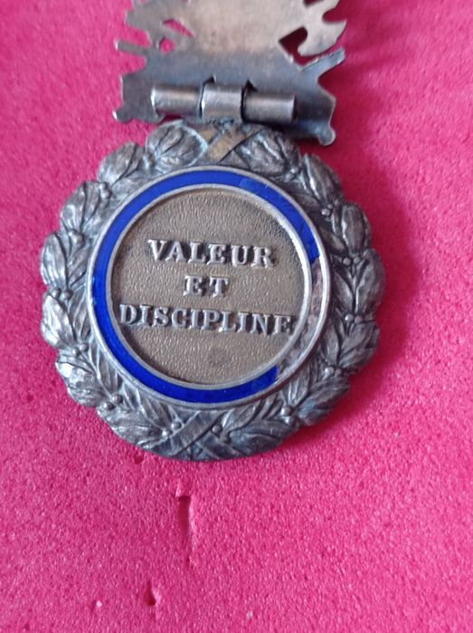 Medalha militar valor e disciplina