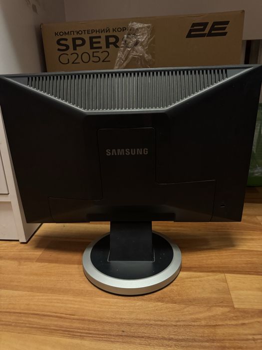 Монитор Samsung SyncMaster 940NW