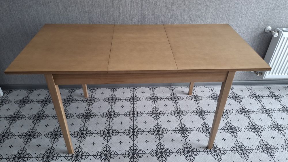 Продається кухонний стіл