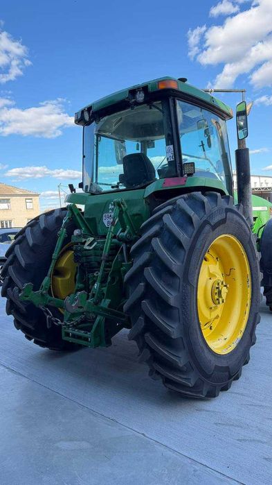 Трактор John Deere 8400