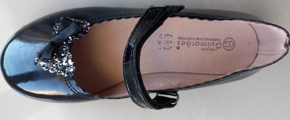 Sapatos Pretos Lacinhos