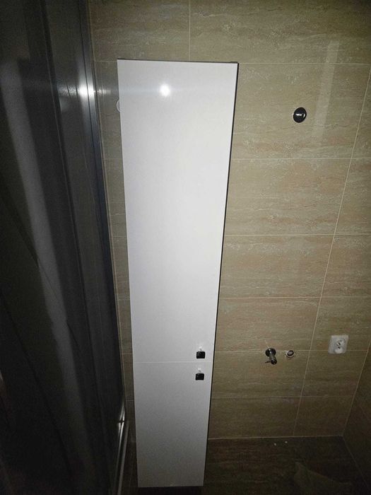 Do łazienki wysoki słupek na akcesoria