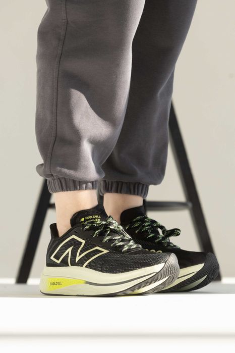 Кросівки New Balance FuelCell SuperComp Trainer v2 premium