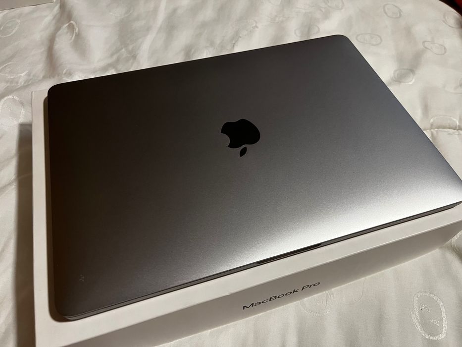 Macbook Pro (2019) 13,3" Cinza i5 16GB RAM 256GB SSD TouchBar
