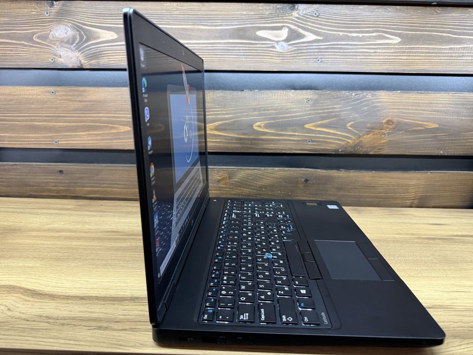 Dell Latitude 5580 MX940 2 GB 15,6" FHD IPS  i7-7820HQ/8 GB DDR4/256 GB M2 NvMe/17%