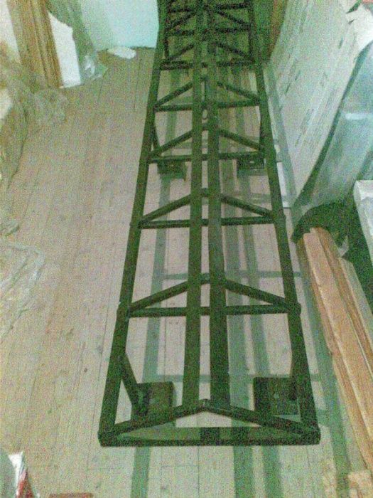 Навес для ворот, калитки или дымохода.