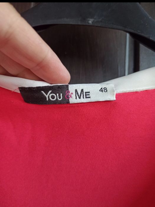 Piękna elegancka bluzka w kolorze fuksji ze zdobieniem r 48