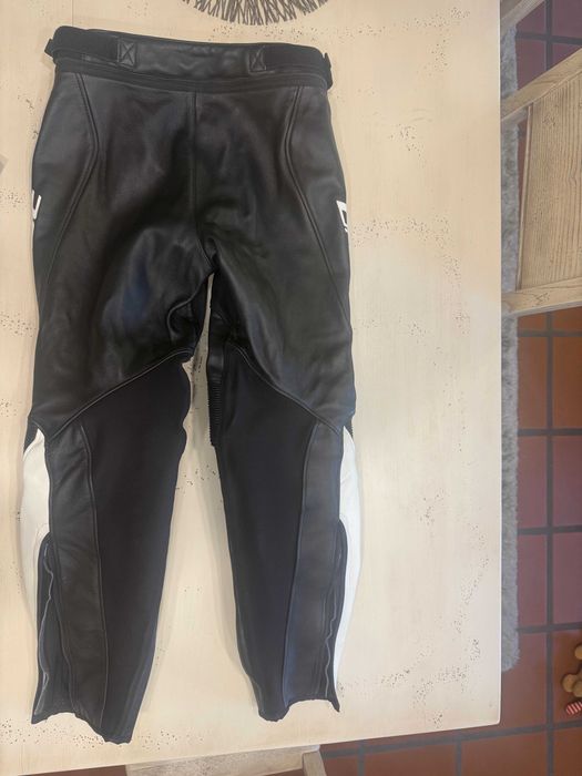 Calças mulher Dainese mota couro - como novas.