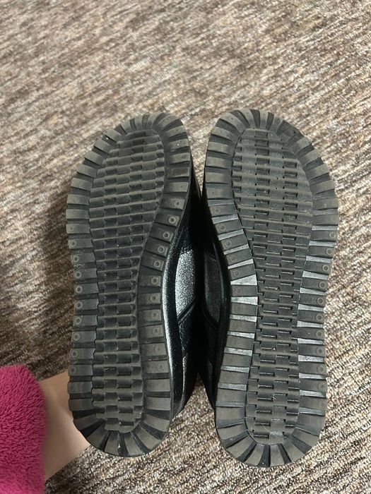 Кросівки 37 р 24 см