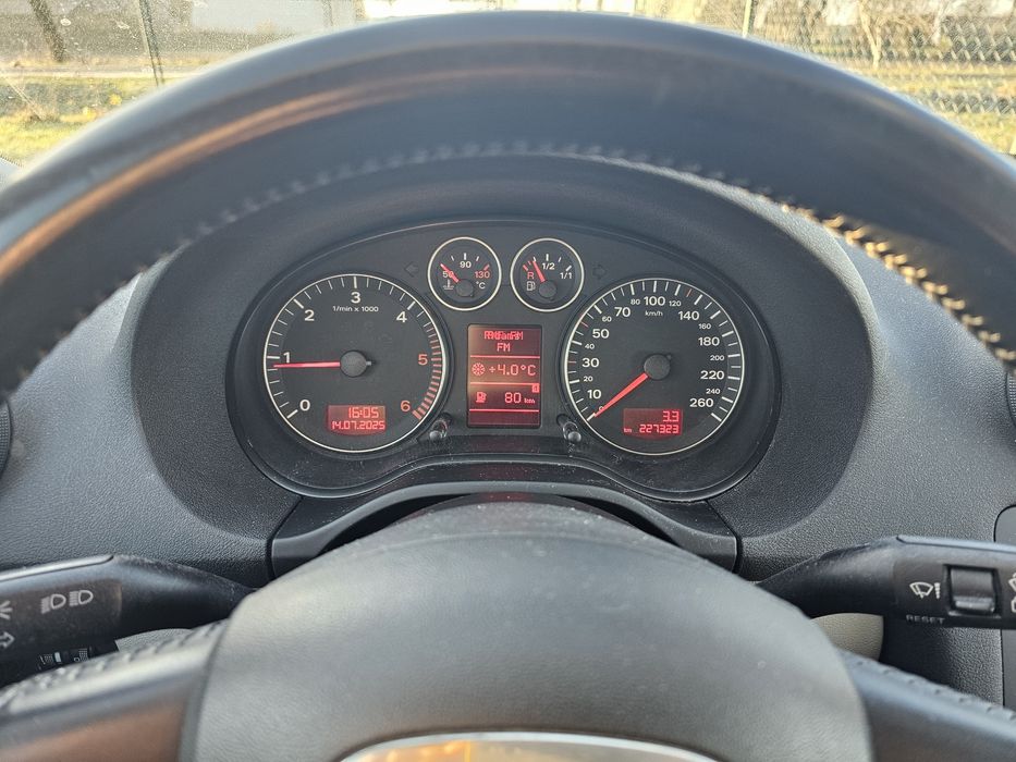 Audi a3 8p 2.0 tdi 140km 8v klima navi alu kubełki