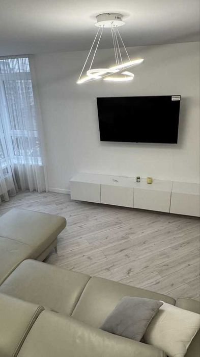 Оренда. вул. Під Голоском. Новобудова. Дизайнерський дорогий ремонт.