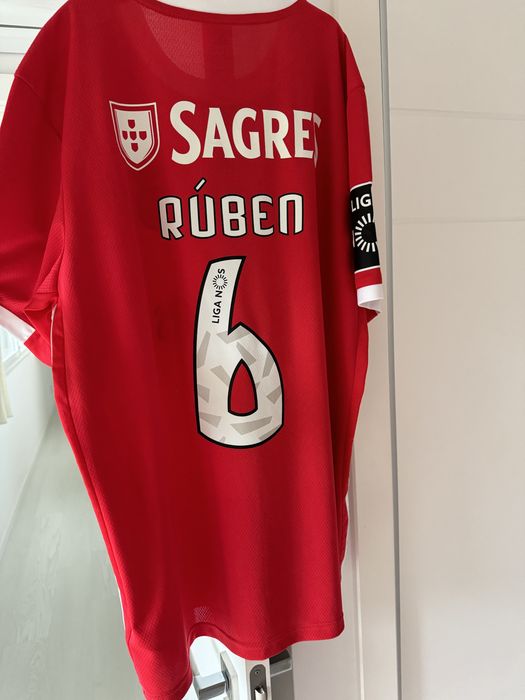 Vendo camisolas oficiais usadas pelos jogadores