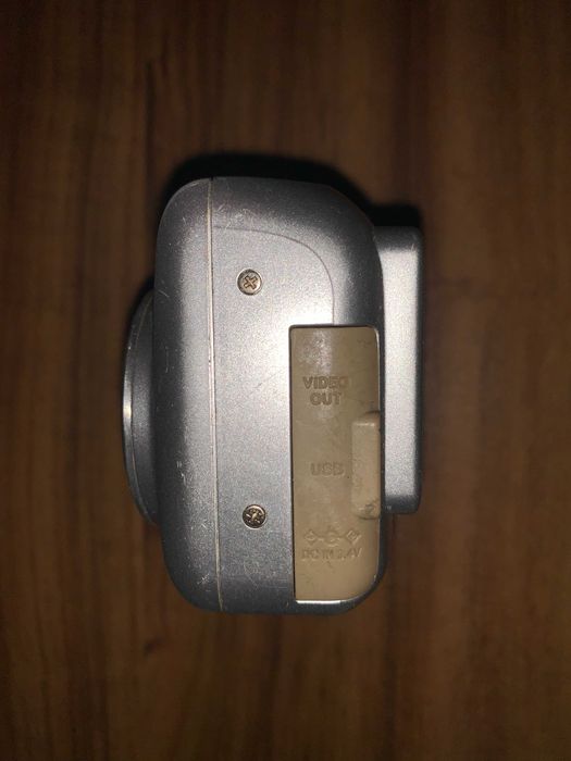 Damaged Olympus FE-100 Digital Camera64343234729602122