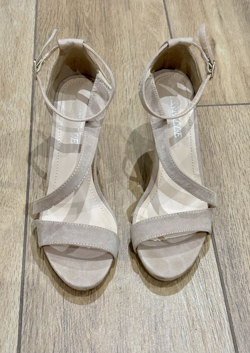 Beżowe sandały na obcasie 9cm zamsz 37