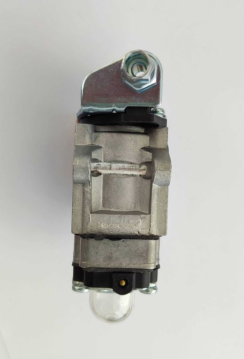 Carburador novo, a 2 tempos para roçadora, roçadeira. Furo 15mm.