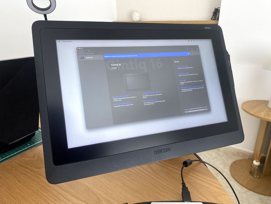 Wacom Cintiq 16 DTK-1660 + Wacom Pro Pen 2 + braço articulado