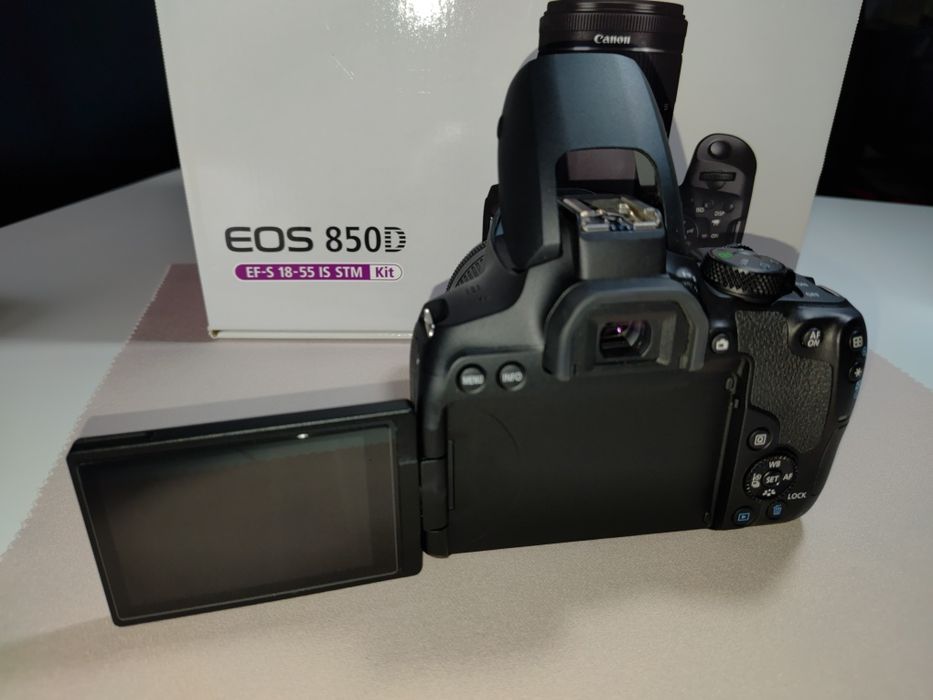 Canon EOS 850D + EF-S 18-55mm IS STM kit, bdb stan, 15–20k migawka