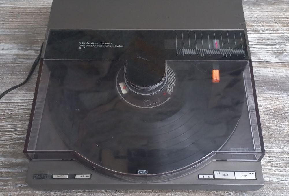 Technics   SL - 7