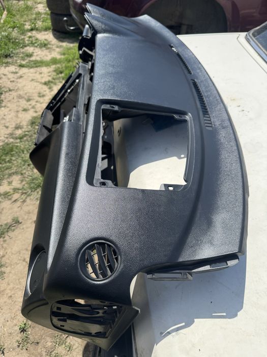 Торпедо Mitsubishi Outlander 1 2,4 CU 2003-2008г. Рестайлинг 2008г