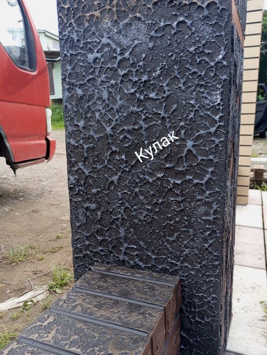 Бетонні вироби "КУЛАК" Парканні стовпи суцільні проливні 32см*32см