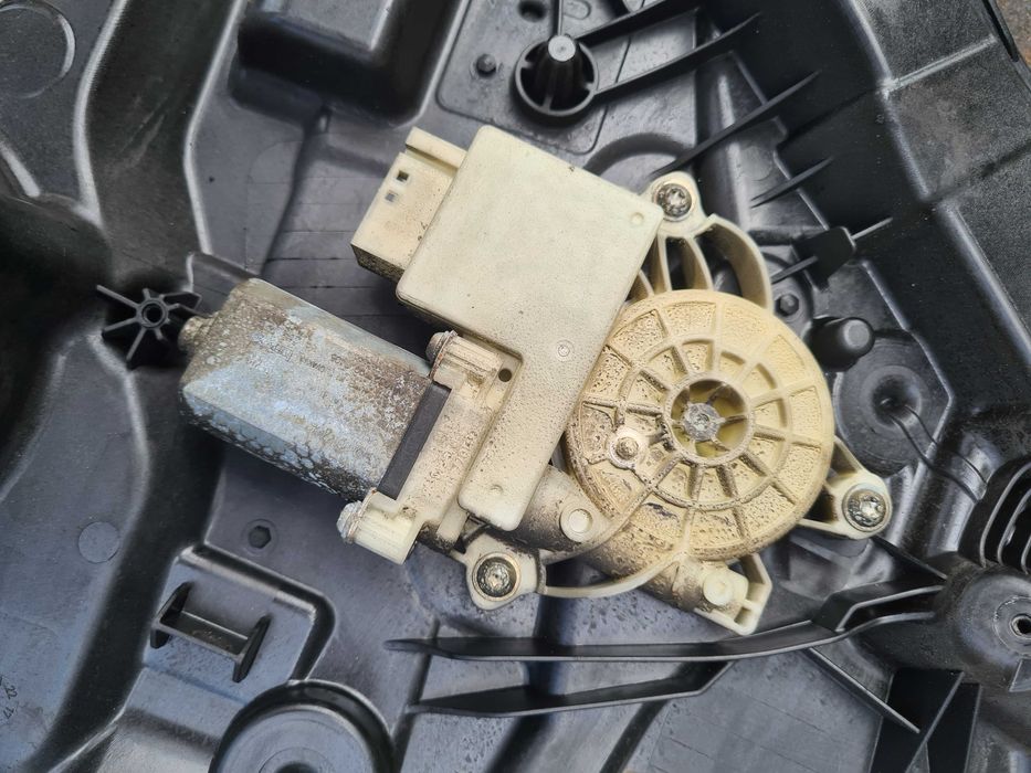 BMW 3 320e 2.0 G21 podnośnik szyby lewy tył