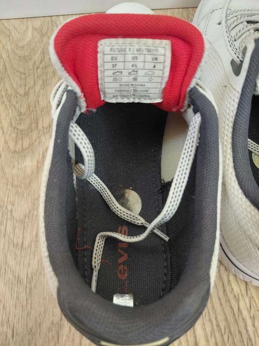 Sneakersy marki Levi's 37