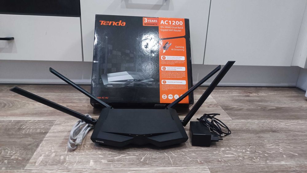 Роутер (маршрутизатор) Tenda AC10U (AC1200) 802.11ac/n/a 5 ГГц, IEEE 802.11n/g/b 2.4 ГГц / USB / гігабітний порт