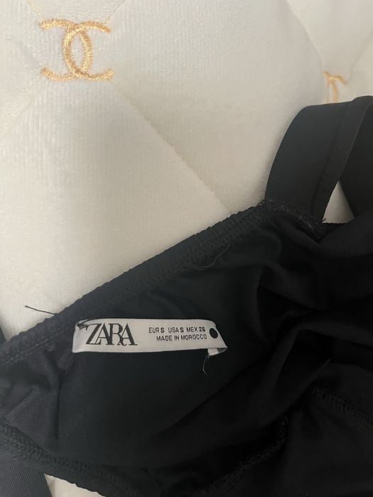 Чорний топ Zara