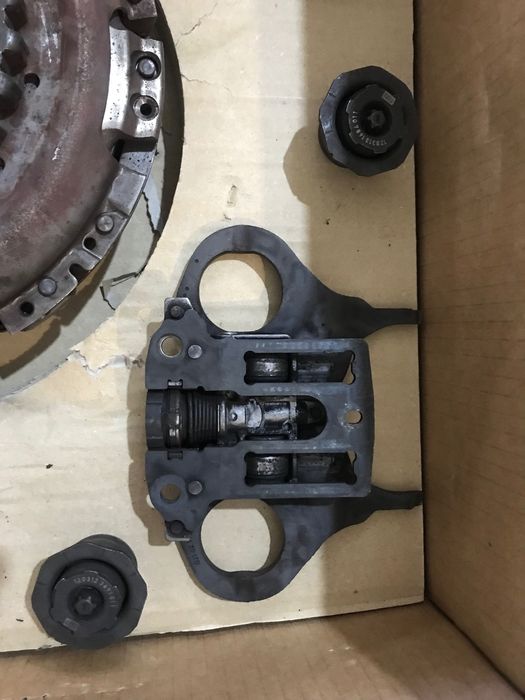 Продам счеплення на меган- Сценик 3 ( робот)