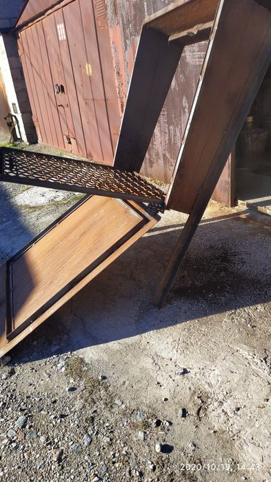 Продам ляду, кришку на погреб.