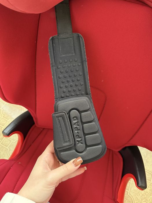 Автокресло Britax-Romer Kidfix XP Black Series Flame Red, автокрісло