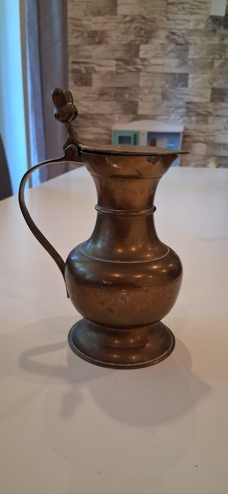 Dzbanek mosiezny