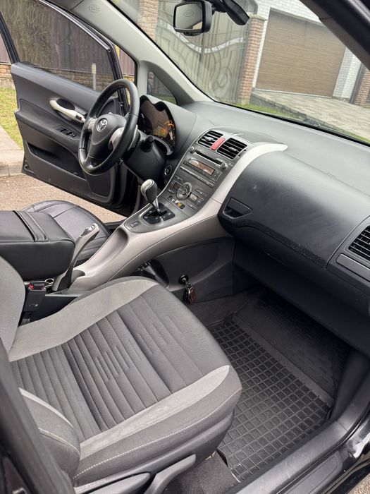 Toyota Auris 2008р