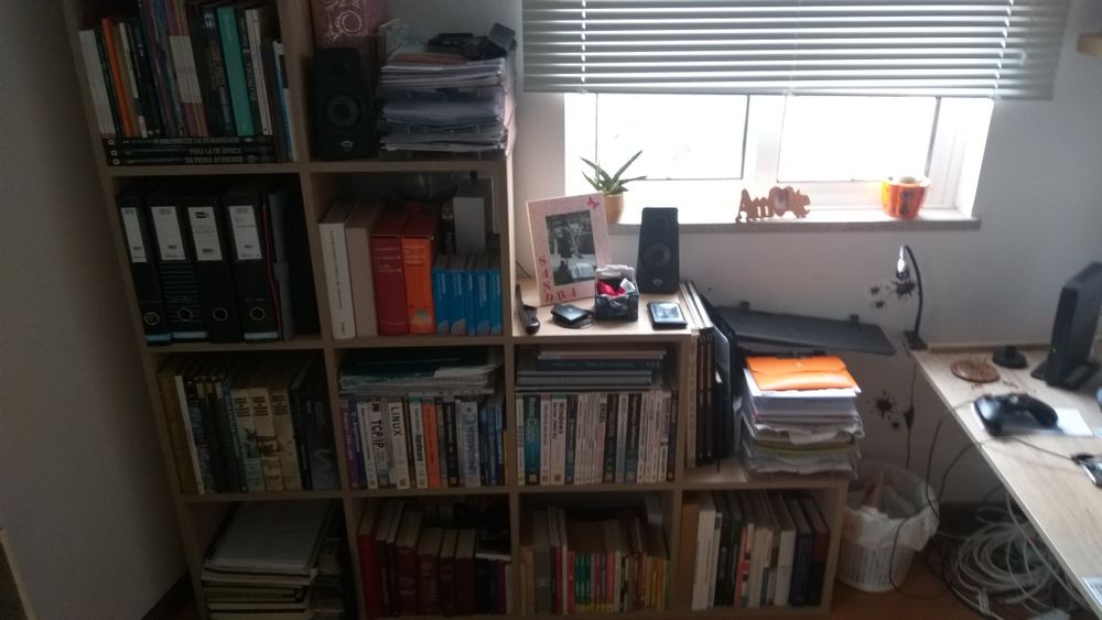 Estante em madeira para escritório