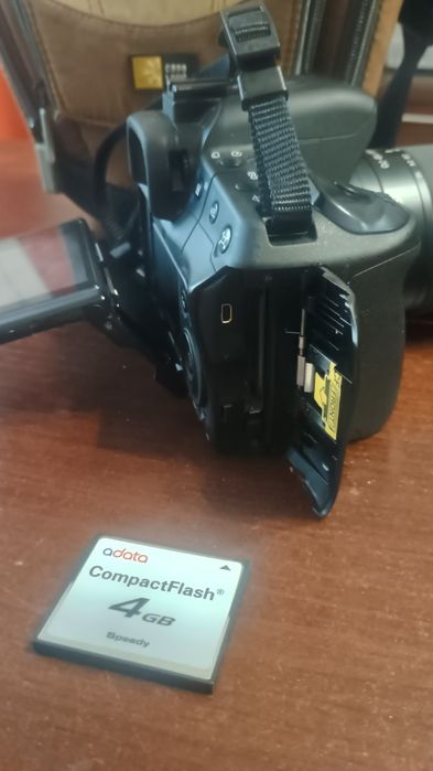 Lustrzanka Sony Alpha 350 z kartą 4gb Cf