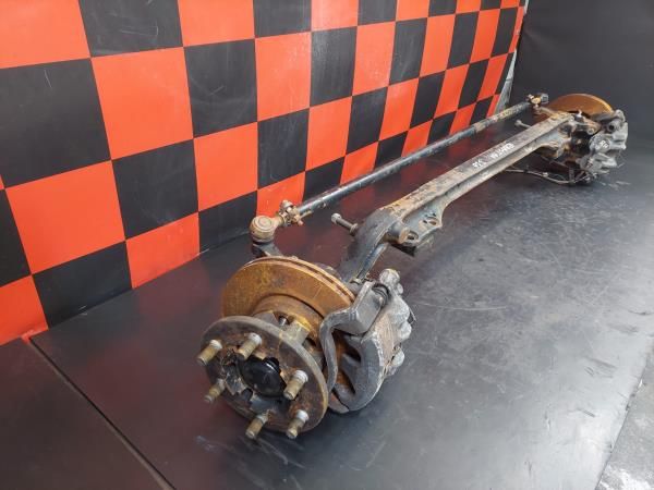 Eixo dianteiro NISSAN Cabstar Chassis (F24M, F24W)