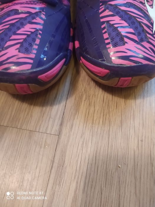 Футзалки японського бренду mizuno