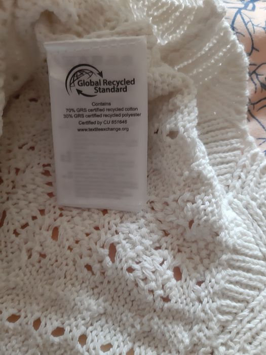 Жіночий ажурний светр з бавовною