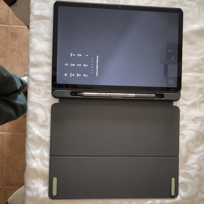 Tablet Lenovo M11 com capa e caneta