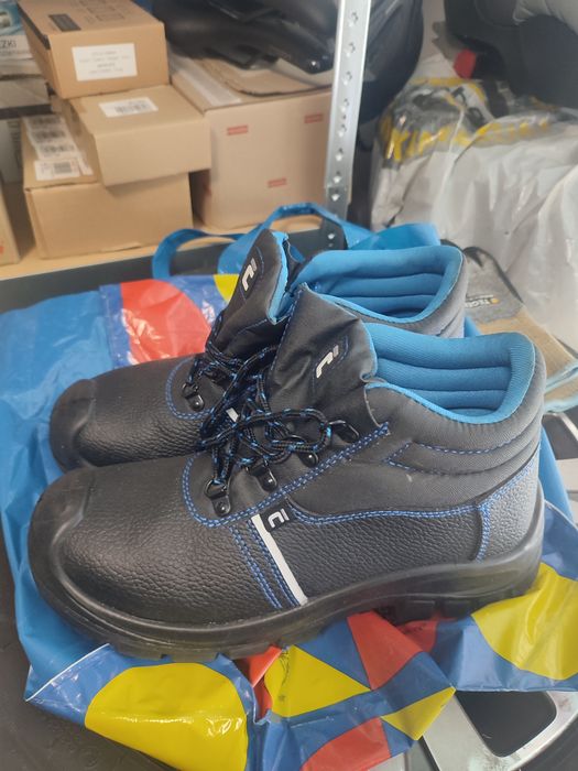 Buty obuwie robocze rozm.42